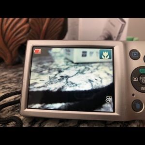 Canon PowerShot ELPH180